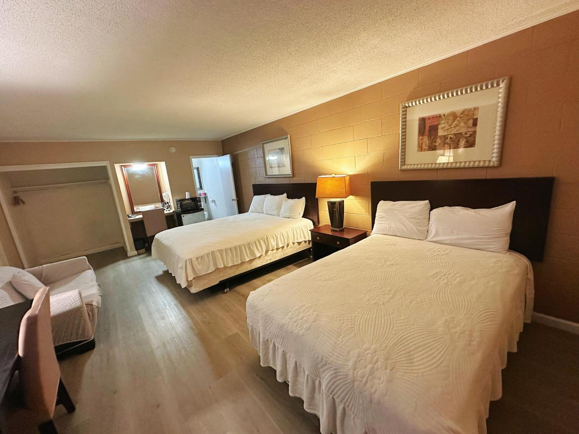 Royal Inn And Suites Hemet Exterior photo